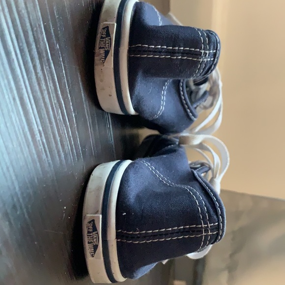 Vans - Picture 5 of 6